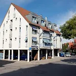 Sindel Living Service Or Business Duplex Apartment Near Daimler Apartman *