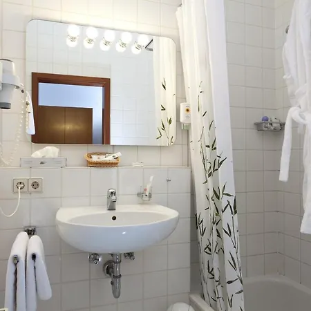 Sindel Living Service Or Business Duplex Near Daimler