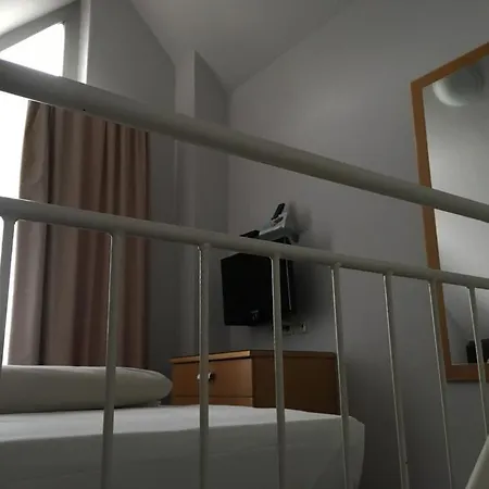 Sindel Living Service Or Business Duplex Near Daimler