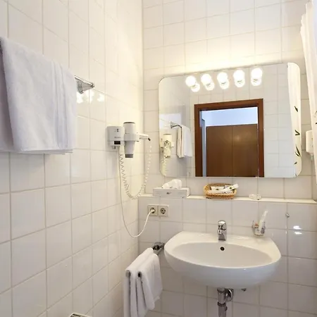 Apartman Sindel Living Service Or Business Duplex Apartment Near Daimler *