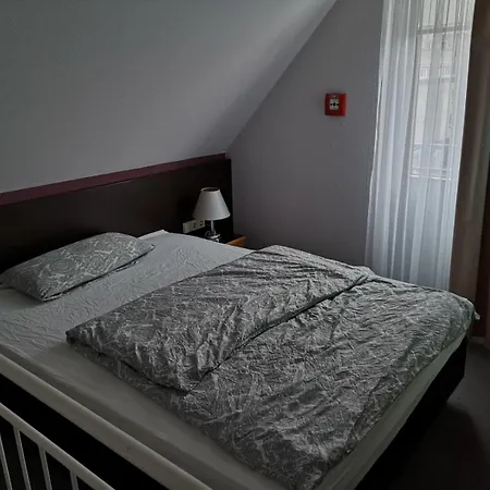 Apartman Sindel Living Service Or Business Duplex Apartment Near Daimler